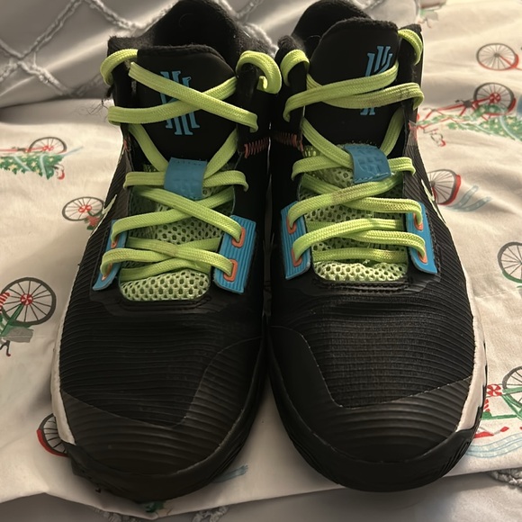 Kyrie 5 Basketball Shoes Lightly used Size 7 - Picture 2 of 3
